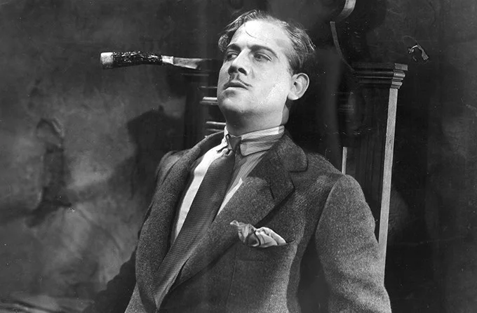 Roger (Melvyn Douglas) gets the point.