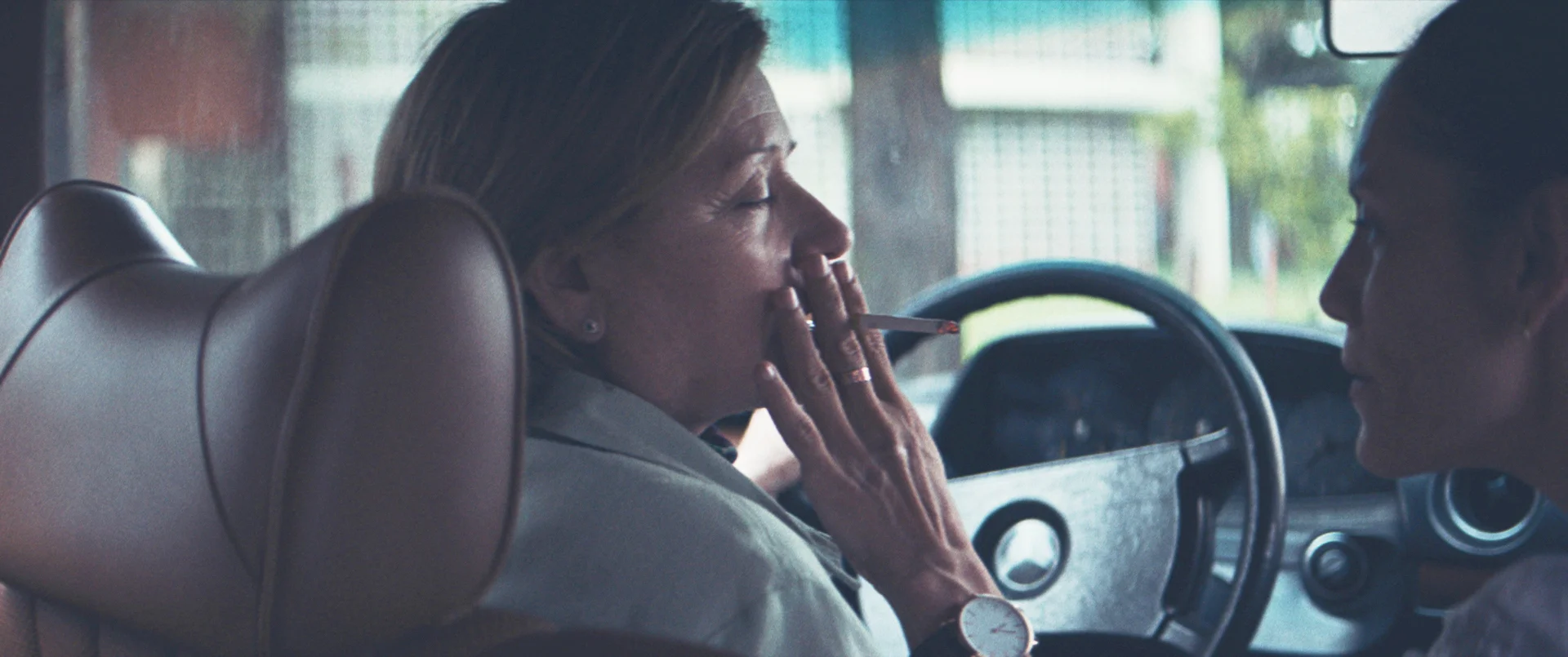 Later in life the protagonist of The Heiresses learns how to smoke.