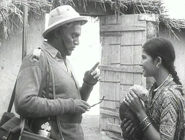 Mr. Shome (Utpal Dutt) and Gauri (Suhasini Mulay) in Mrinal Sen’s Bhuvan Shome .