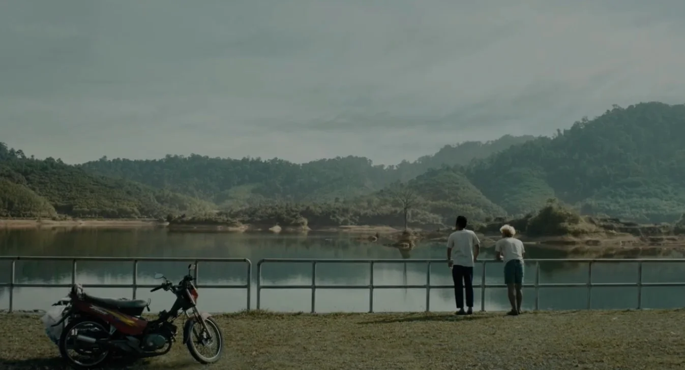 Phuttipong Aroonpheng’s debut feature about small-scale fishing, Manta Ray .