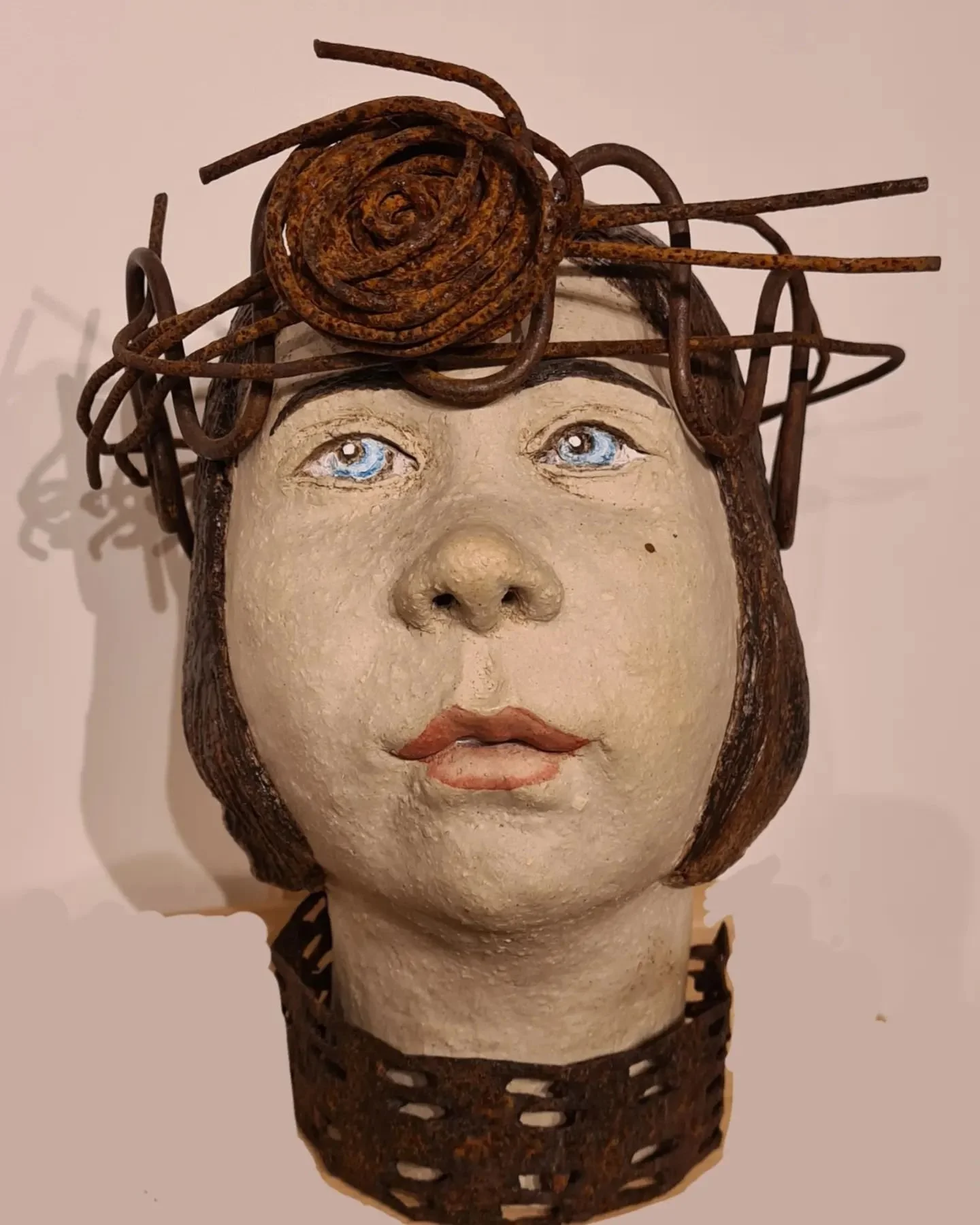 Rusty Rose
#stoneware #clay #rust #rost #figurative #sculpture #art #face #head&nbsp;#konstiharryda #konstriket #svenskakonstnarsforbundet
