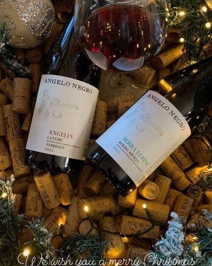 AUGURI!!! Merry Christmas from The Piedmont Guy and @angelo_negro_winery 
🎄🎄🎄🎄🎄🍷🍷🍷🍷🍷