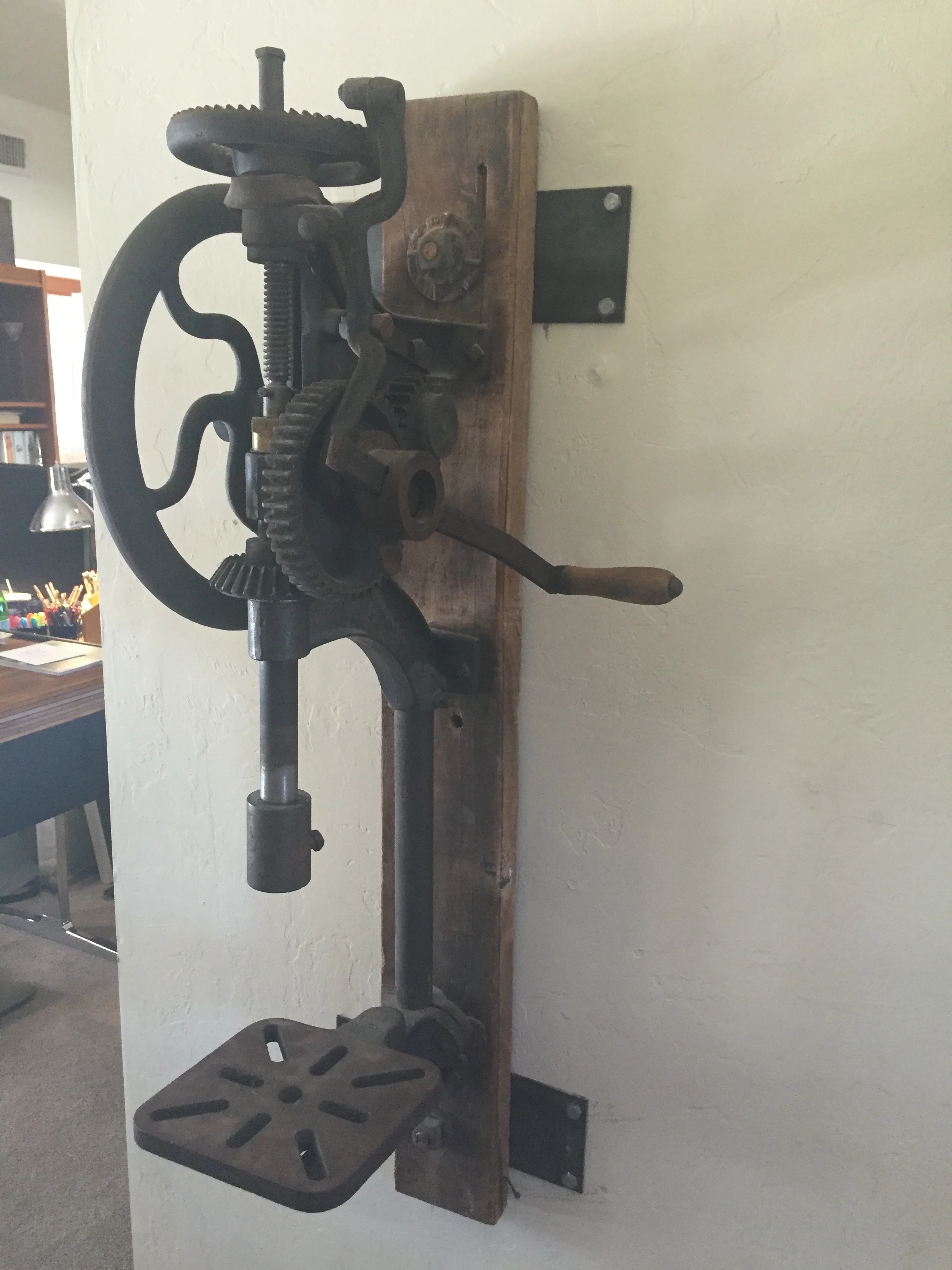 MANUAL DRILL PRESS ORIGINALLY OWNED BY JOHN CASEY RIGGS 