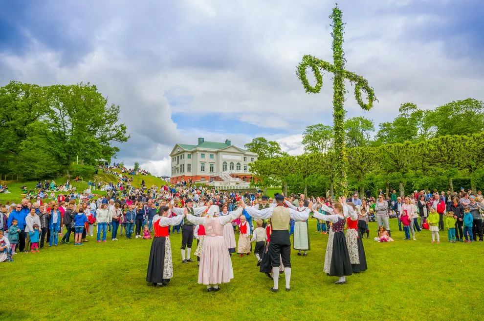 midsummer-celebration.jpg.990x0_q80_crop-smart.jpg