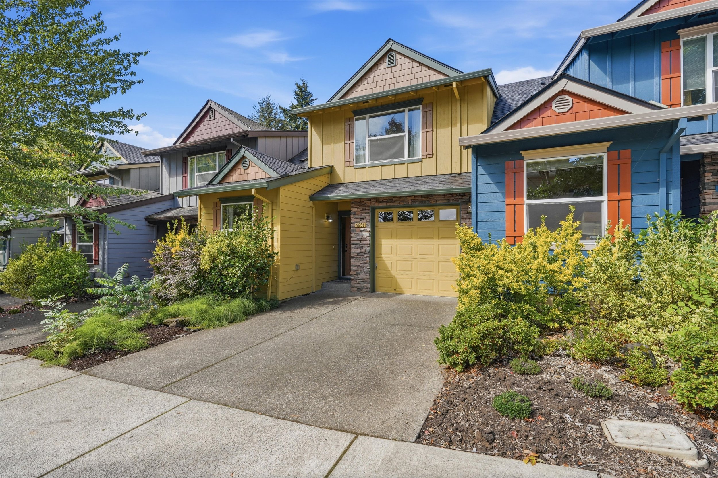02-5631 SW Norris Terrace-2.jpg