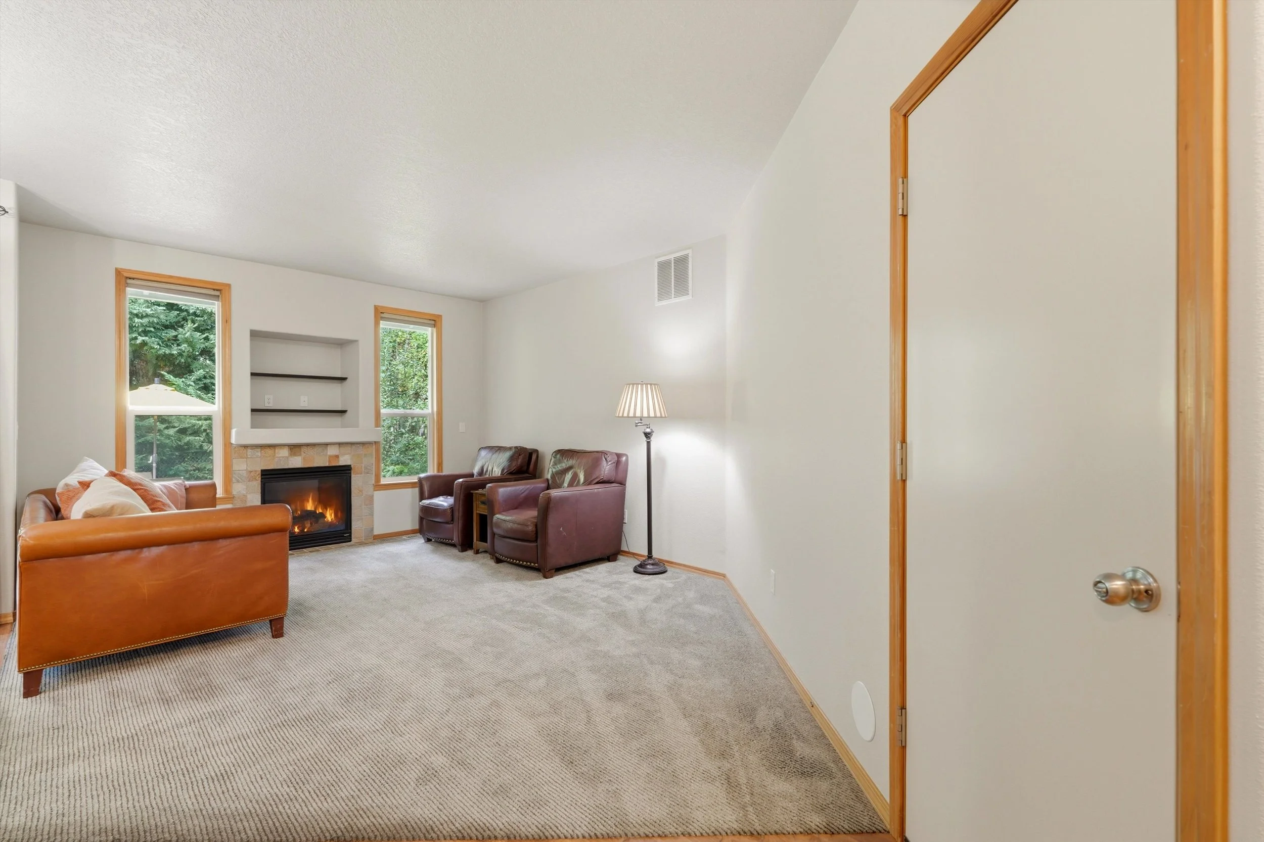10-5631 SW Norris Terrace-8.jpg