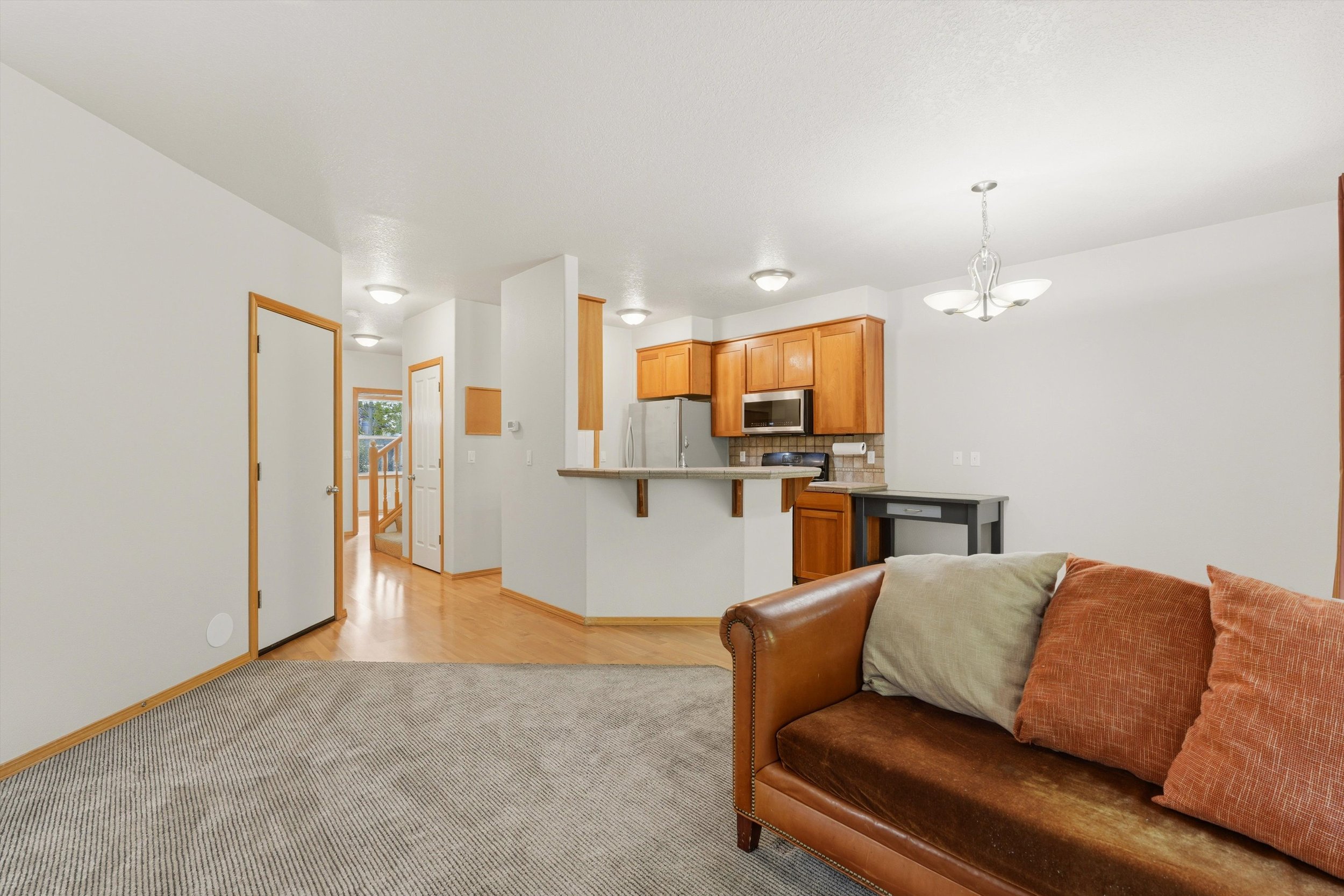 12-5631 SW Norris Terrace-10.jpg
