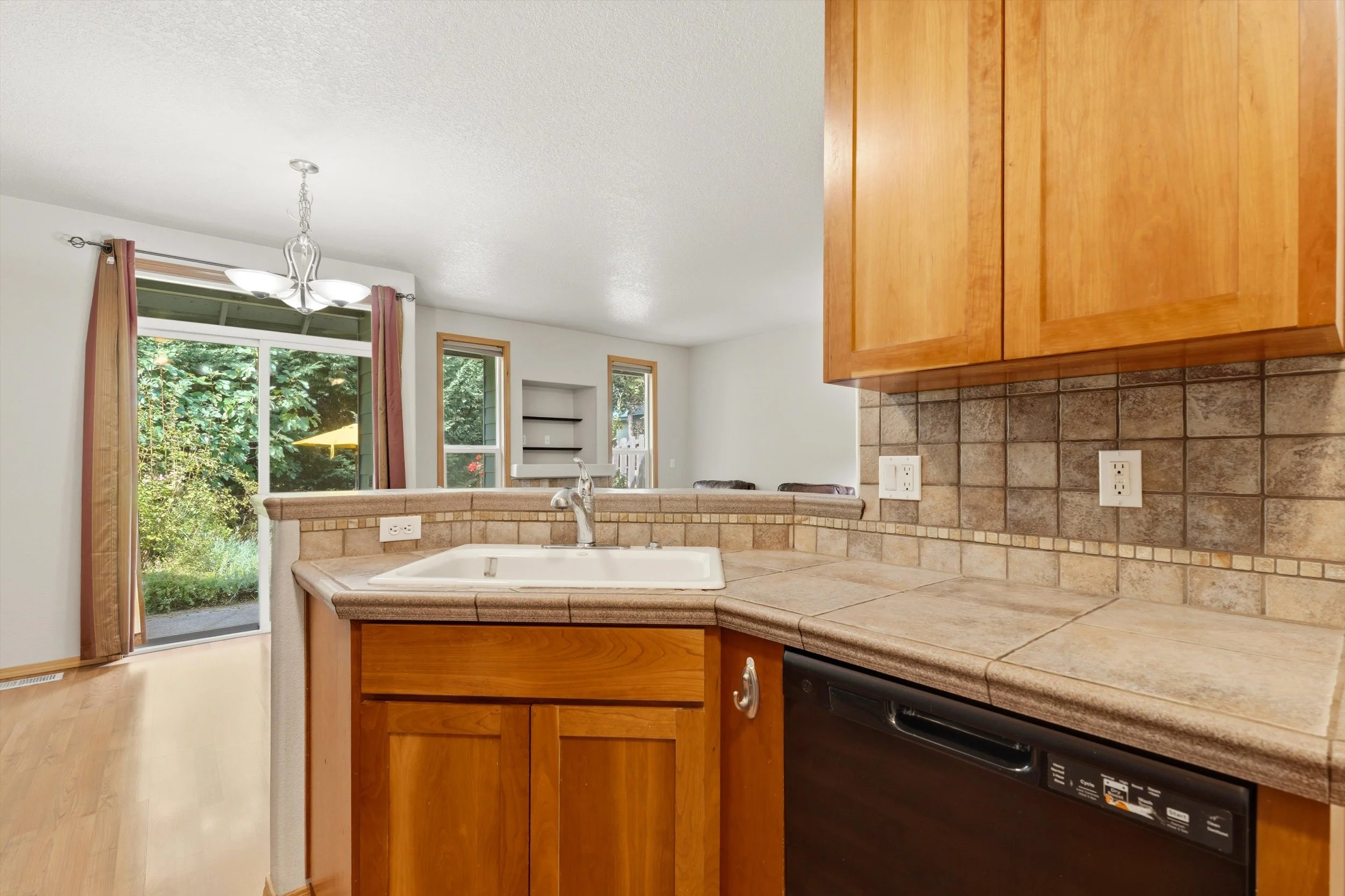 16-5631 SW Norris Terrace-14.jpg
