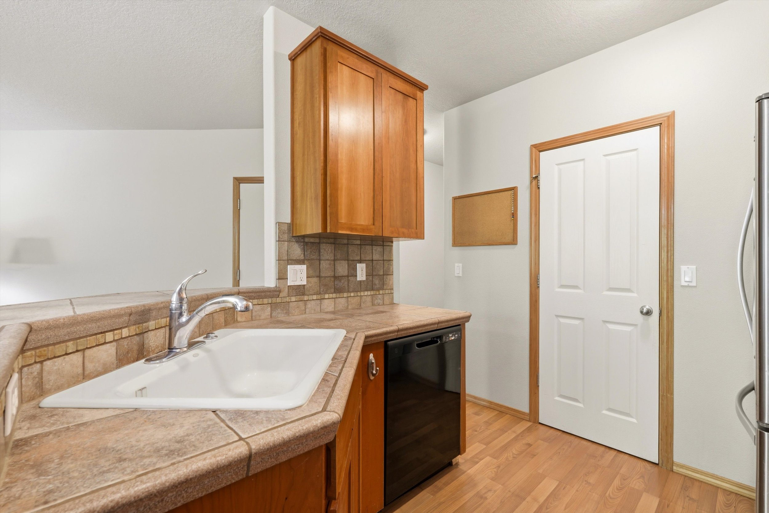 19-5631 SW Norris Terrace-17.jpg