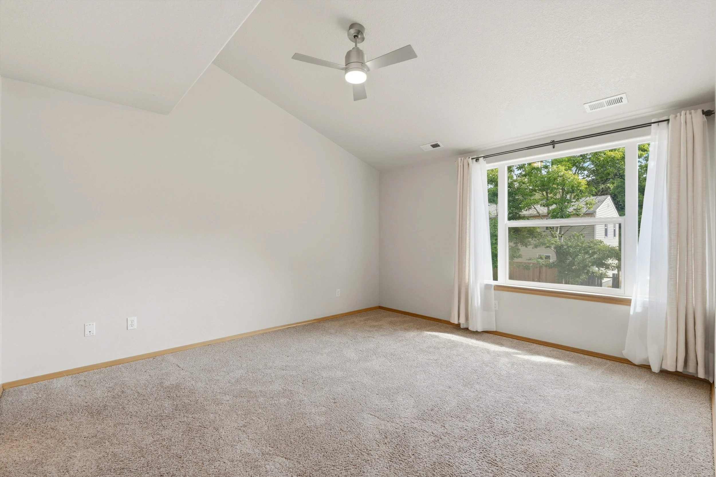 20-5631 SW Norris Terrace-27.jpg