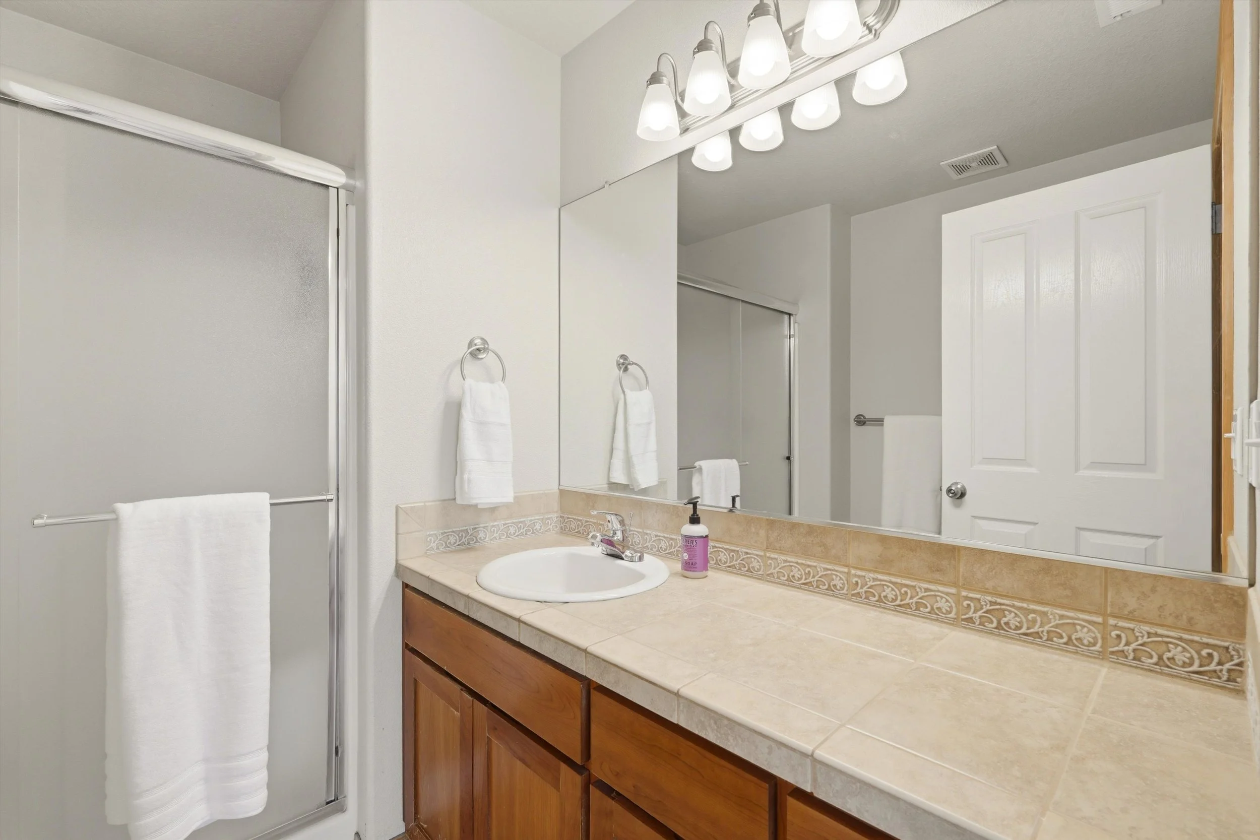 23-5631 SW Norris Terrace-30.jpg
