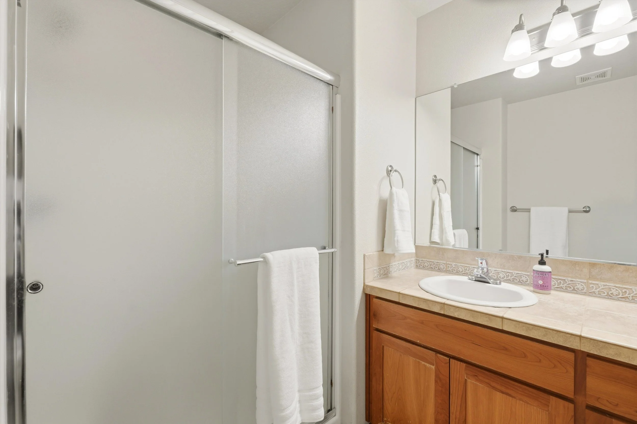 24-5631 SW Norris Terrace-31.jpg