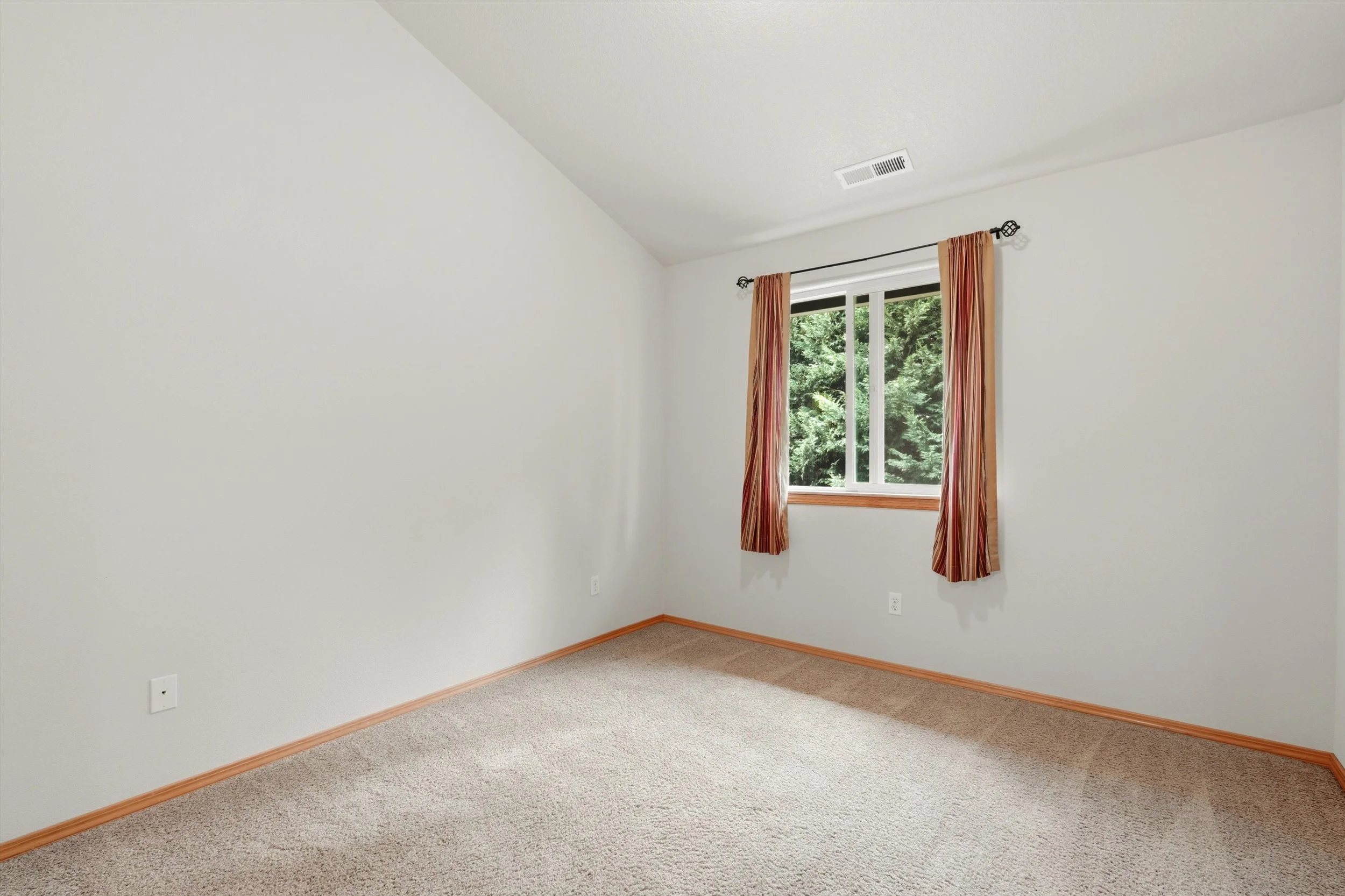 26-5631 SW Norris Terrace-34.jpg