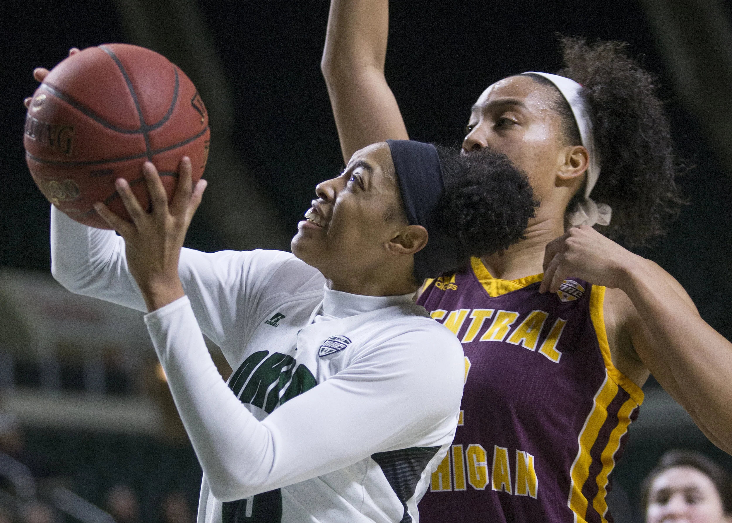 Ohio senior guard Quiera Lampkins drives to the basket during the first half of the Bobcat's game against Central Michigan on Wednesday, February 15, 2017.