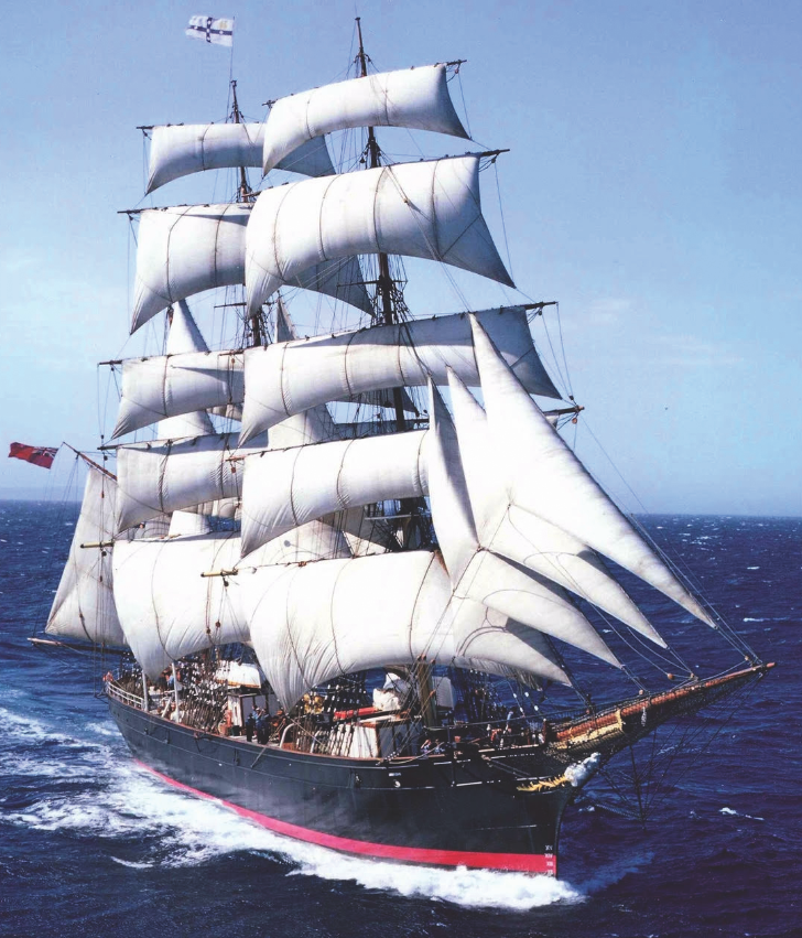 The barque  James Craig , weighing   671 gross tons, with a hull length of 54.8m and a 33m mainmast, was built in Sunderland in 1874 and restored in Sydney between 1981-97.  Photo courtesy Sydney Heritage Fleet