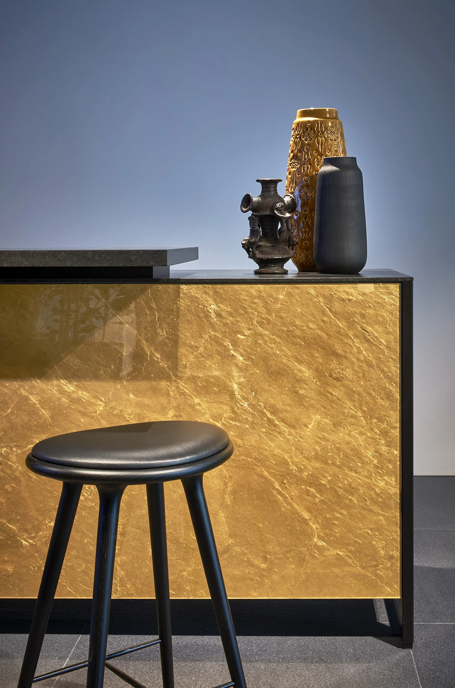 Poggenpohl_03 Heavy Metal Gold.jpg