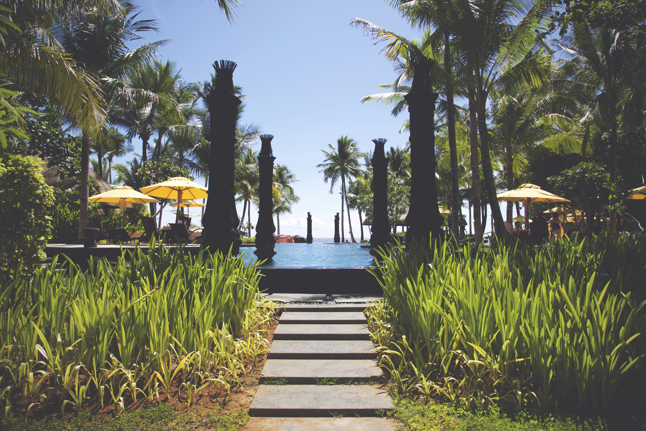 Such a beautiful infinity pool