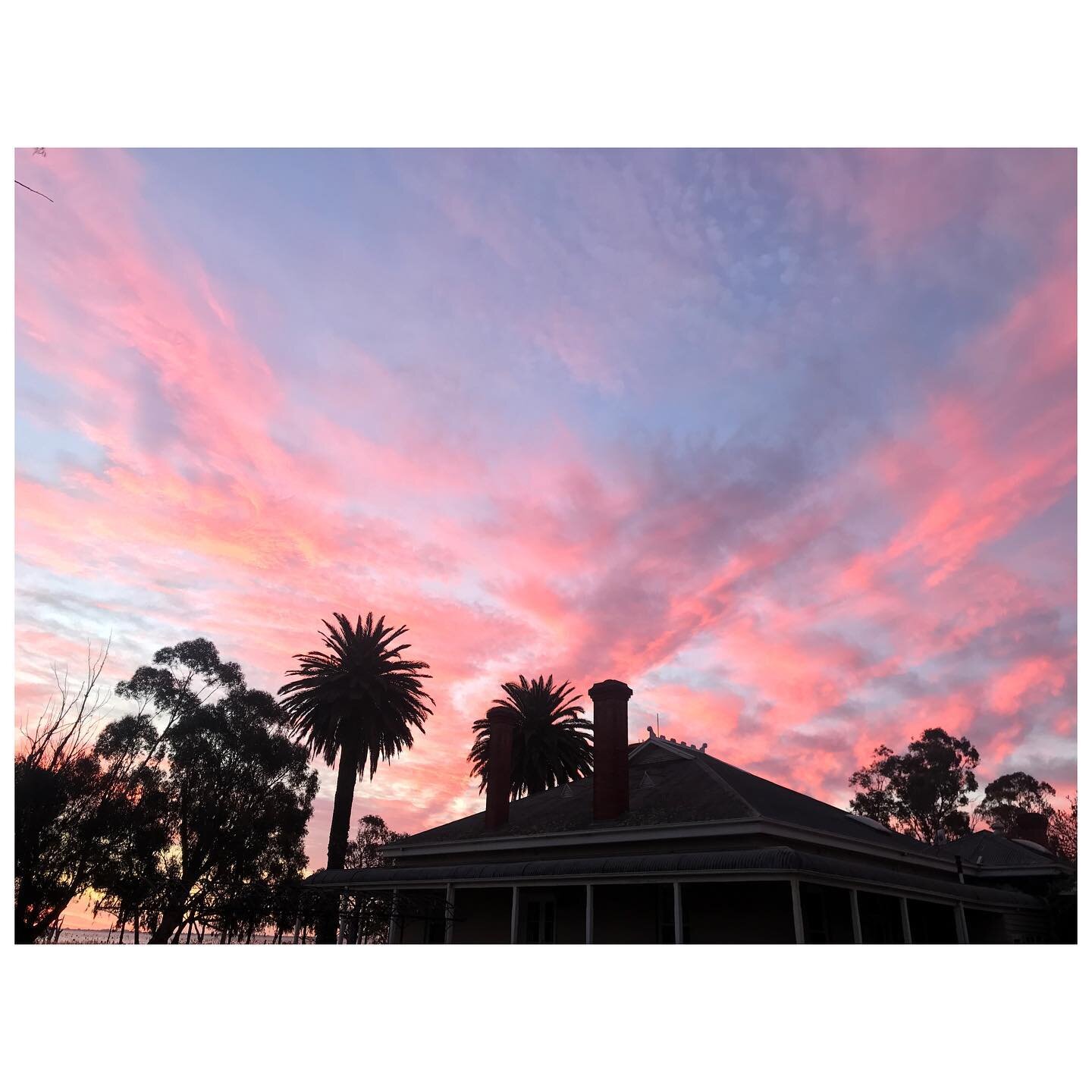 Winter nights at Ko Warra Homestead, Kow Swamp.
. 
.
.
.
.
.
.
#kowarrahomestead #architects #heritagearchitecture #countryarchitecture #countryarchitect #interiordesign #akhdesigns #designer #interiorstyling #interiordesigner #ruralvictoria #country
