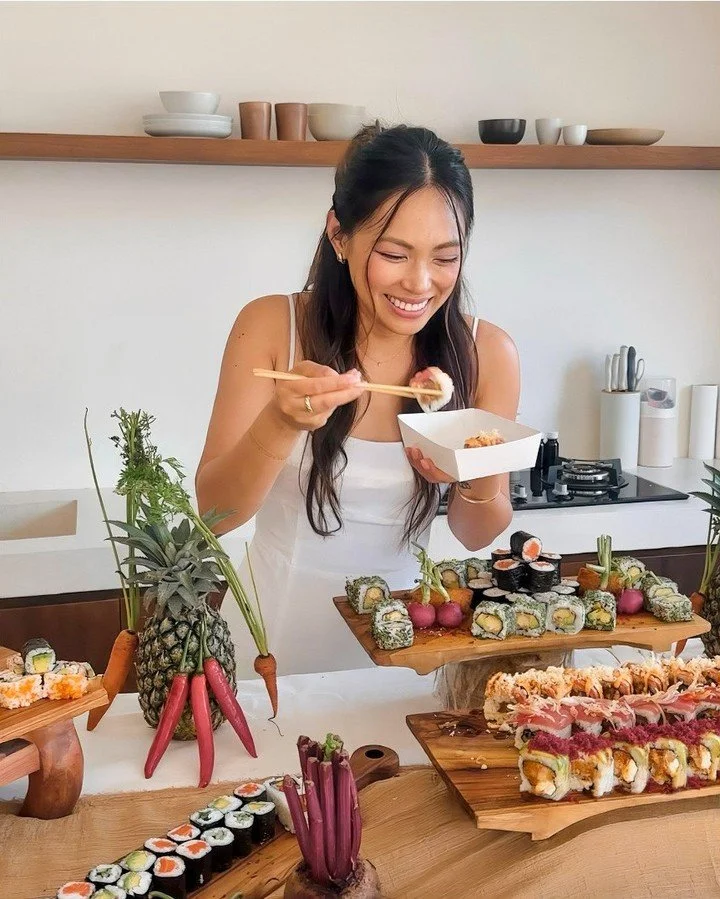 Smiles, sushi, and a full spread delivered to your door 🤍⁠
Let us handle dinner tonight &mdash; order your Sushimi favorites!