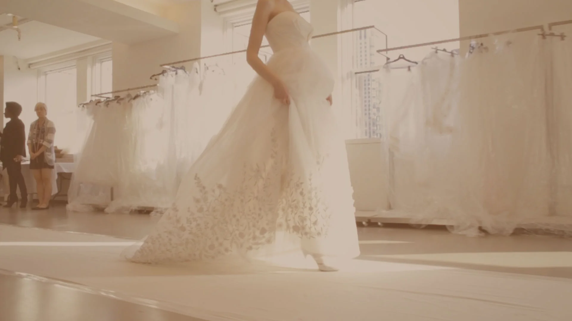 Oscar de la Rental Bridal 2015
