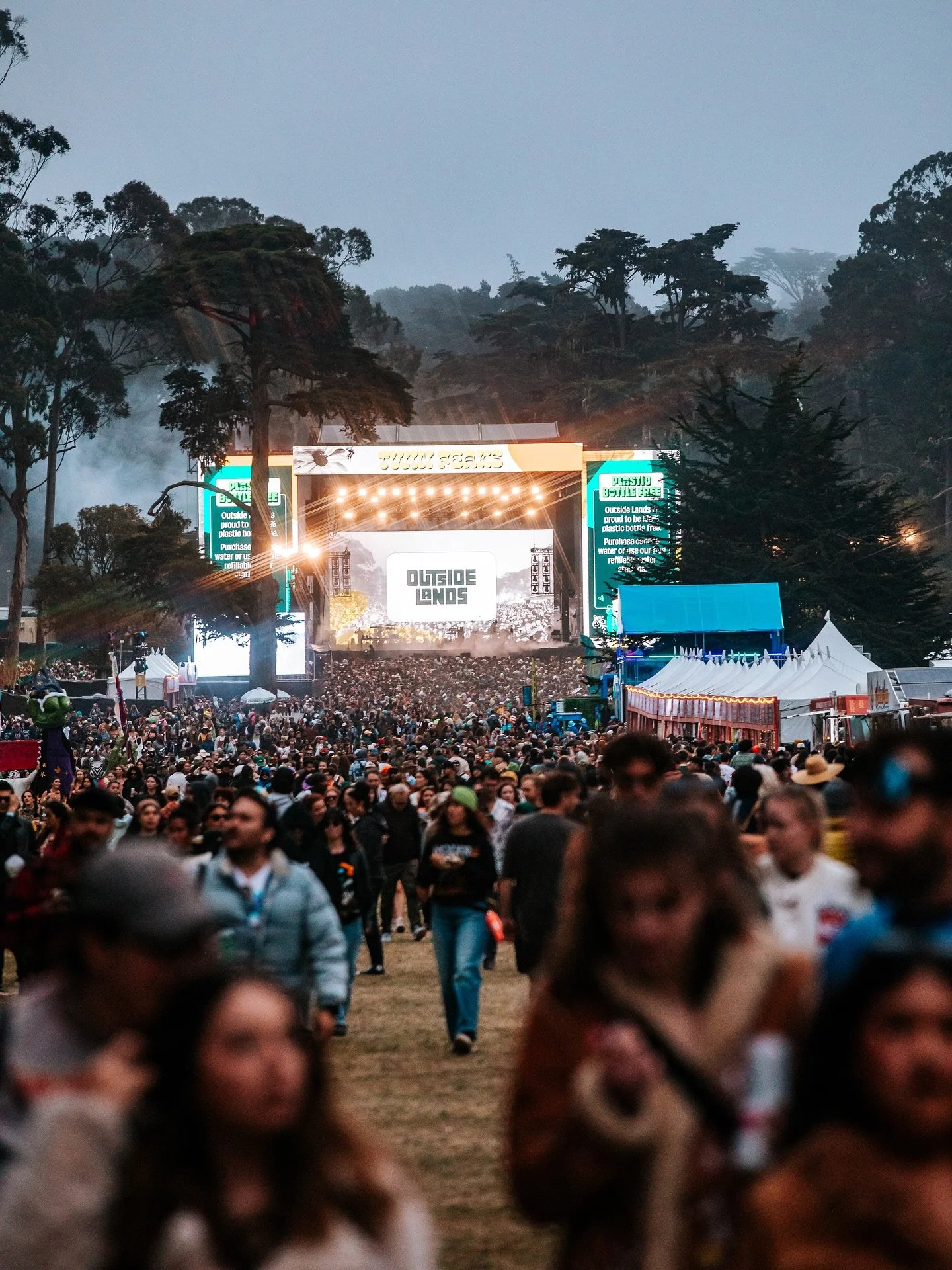 Scenes from Golden Gate Park ☁️ @outsidelands 
3rd year shooting with the in-house crew at @aliveco, 8th year attending 🌉🤘🏼
mix of sponsor, experience & music shot and edited on site for @outsidelands x @aliveco 📸
#outsidelands #sf #sanfra