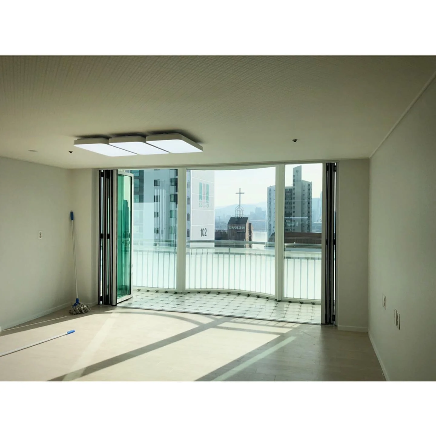 &deg;
apartment
_
가족의 보금자리 공사는 어렵다는.
첫째조카의 보금자리라 더 어렵다는.
_

#apartment #ondoarchitects #remodeling #자양동
_
FEB.MMXX