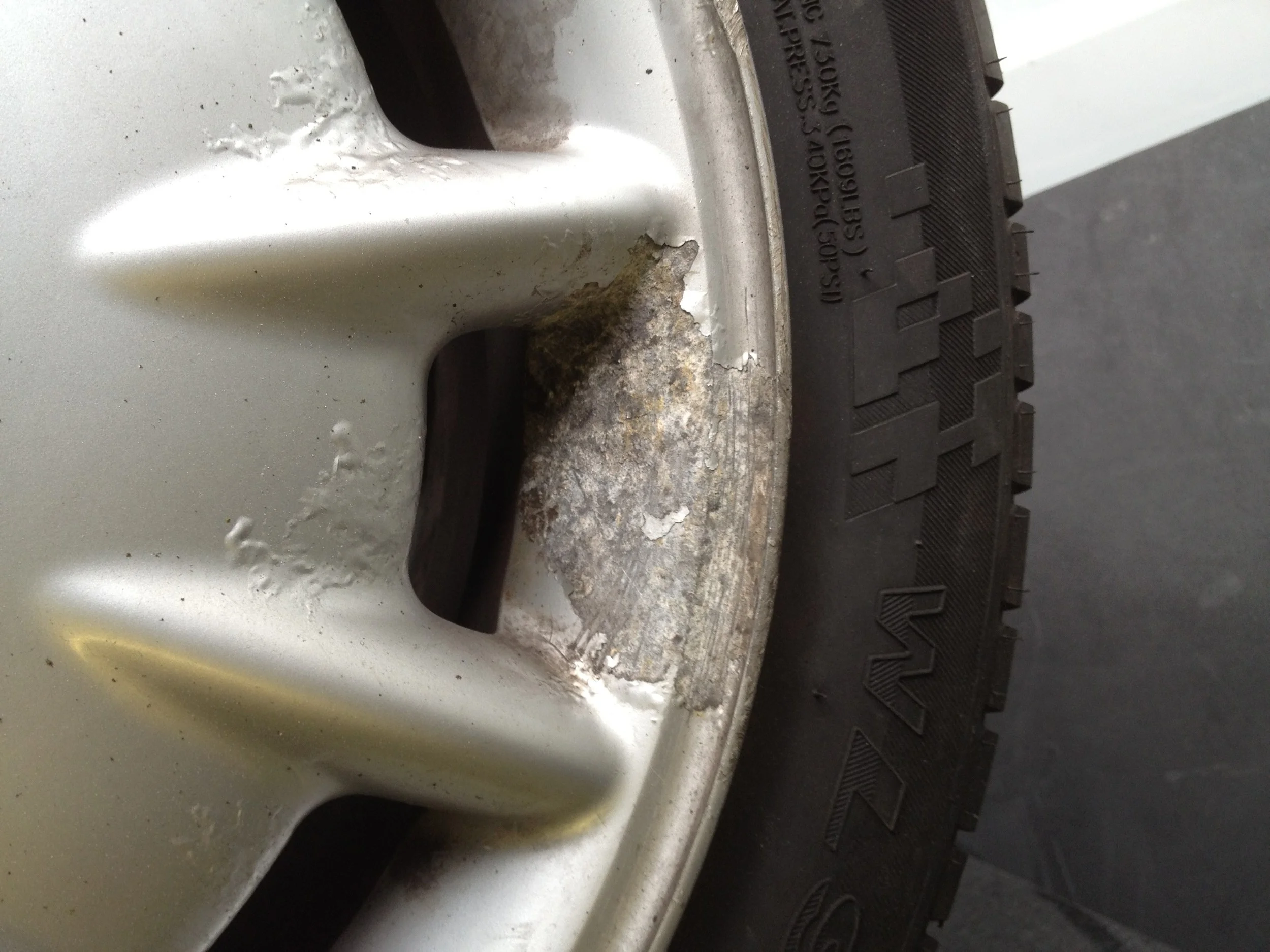 Everything you need to know about acid stripping and powder coating damaged alloy wheels