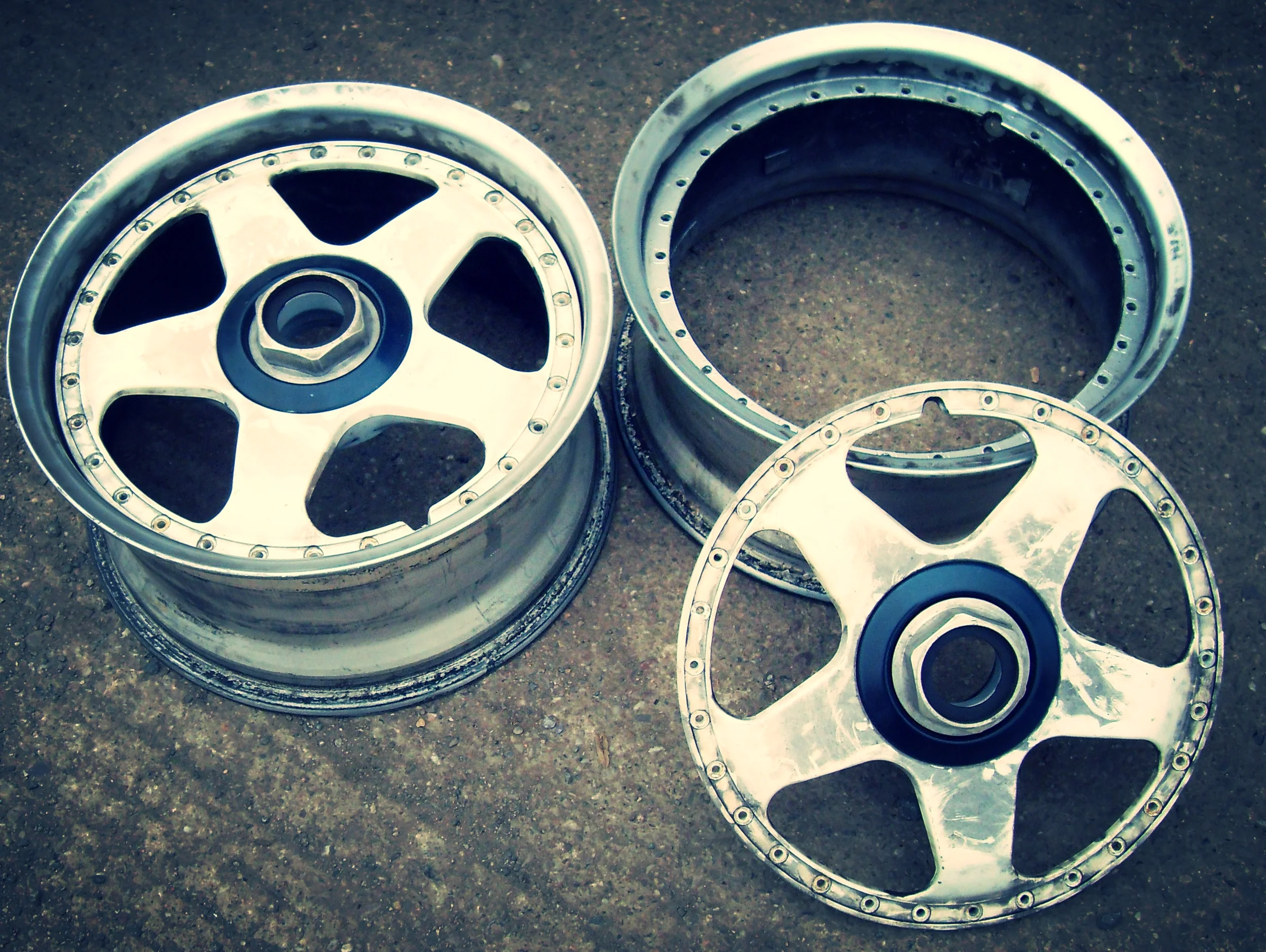 Everything you need to know about damaged split rim alloy wheels and how to repair them