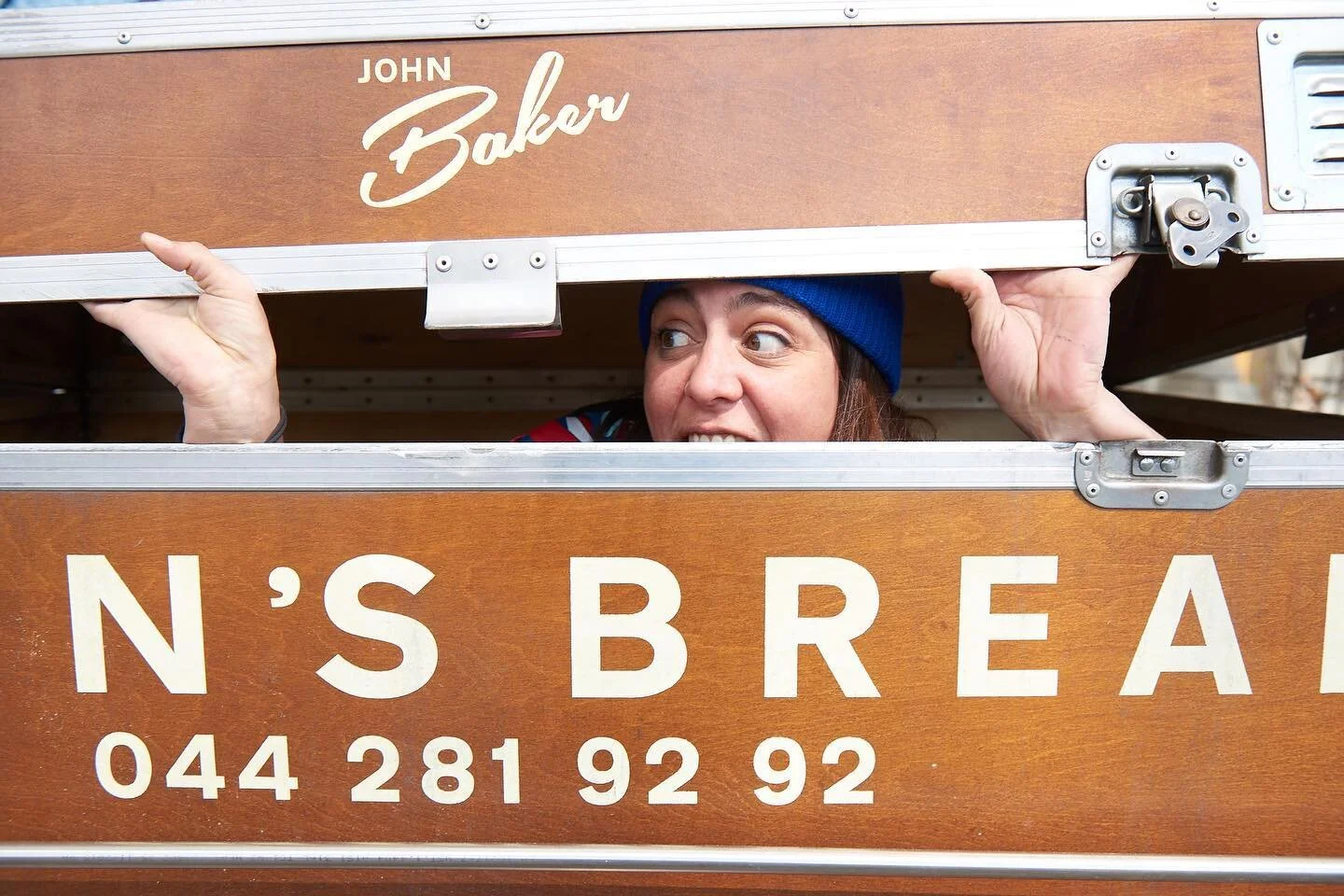 Bread !! John baker is bringing it!! Hot and tasty !! Thanks John for letting me take some more Portraits of your employees on the go ! #johnbaker #employeeportraits #zurich #bakery