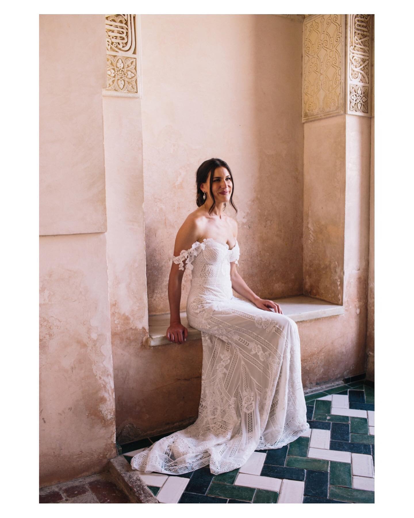 Lydia effortlessly stying out a 45 degree heatwave in Spain&hellip;. 😎
.

.
.
.
#destinationwedding #destinationweddingphotographer #robbinsphotographic #weddingphotographer #weddingdress #weddingdresses #alhambra #granada #weddinginspiration #weddi