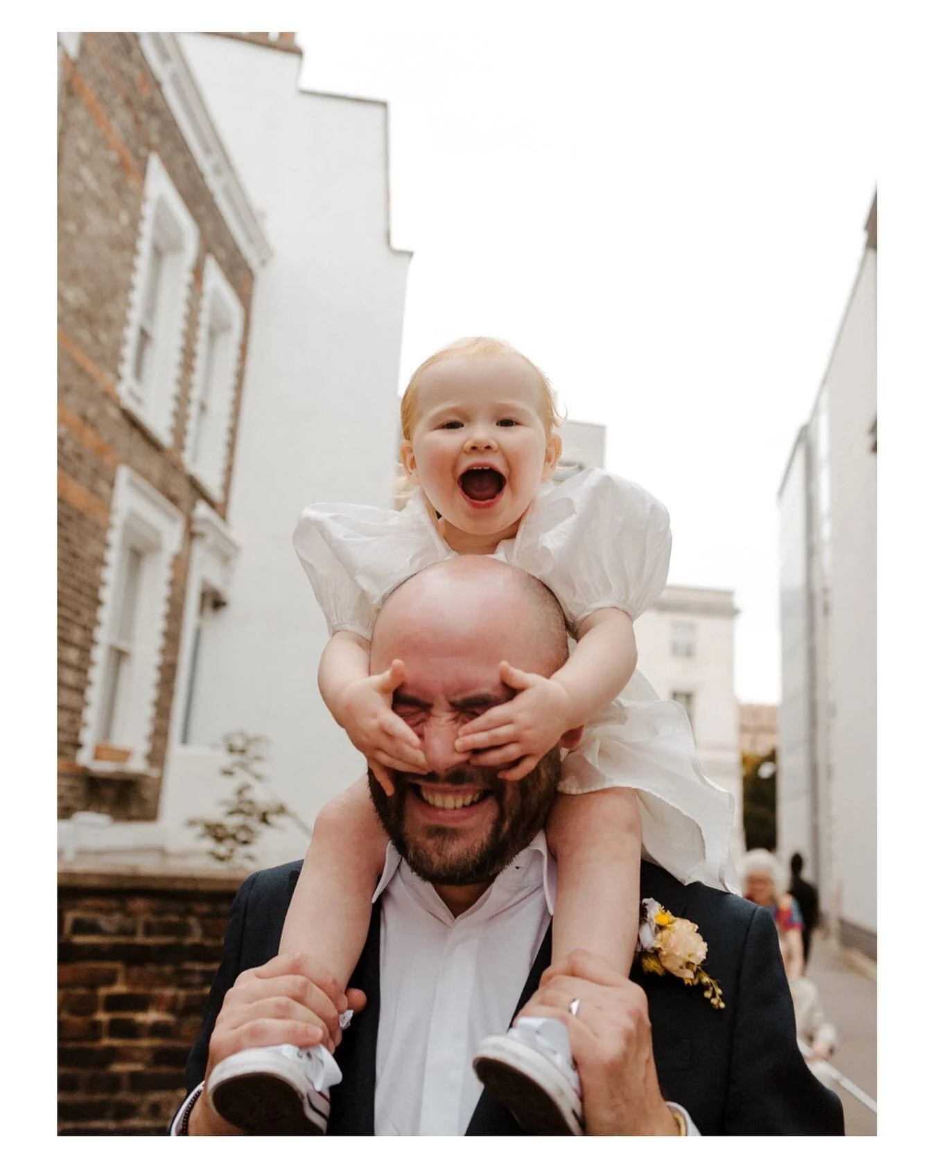 A very cheeky bridesmaid at Hackney Town Hall @hackneyvenues 

.
.
.
.
.

.
.
.
.
.

⠀⠀⠀⠀⠀⠀⠀⠀⠀
#londonwedding #londonweddingphotographere  #london  #weddinginspiration #weddinginpso #hackneytownhallwedding  #hackneytownhall  #robbinsphotographic #lov