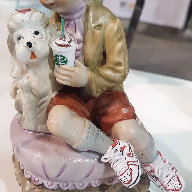 Details. @hausoflucy #sneakerness #poodle #starbucks #trainerlife #hausoflucy