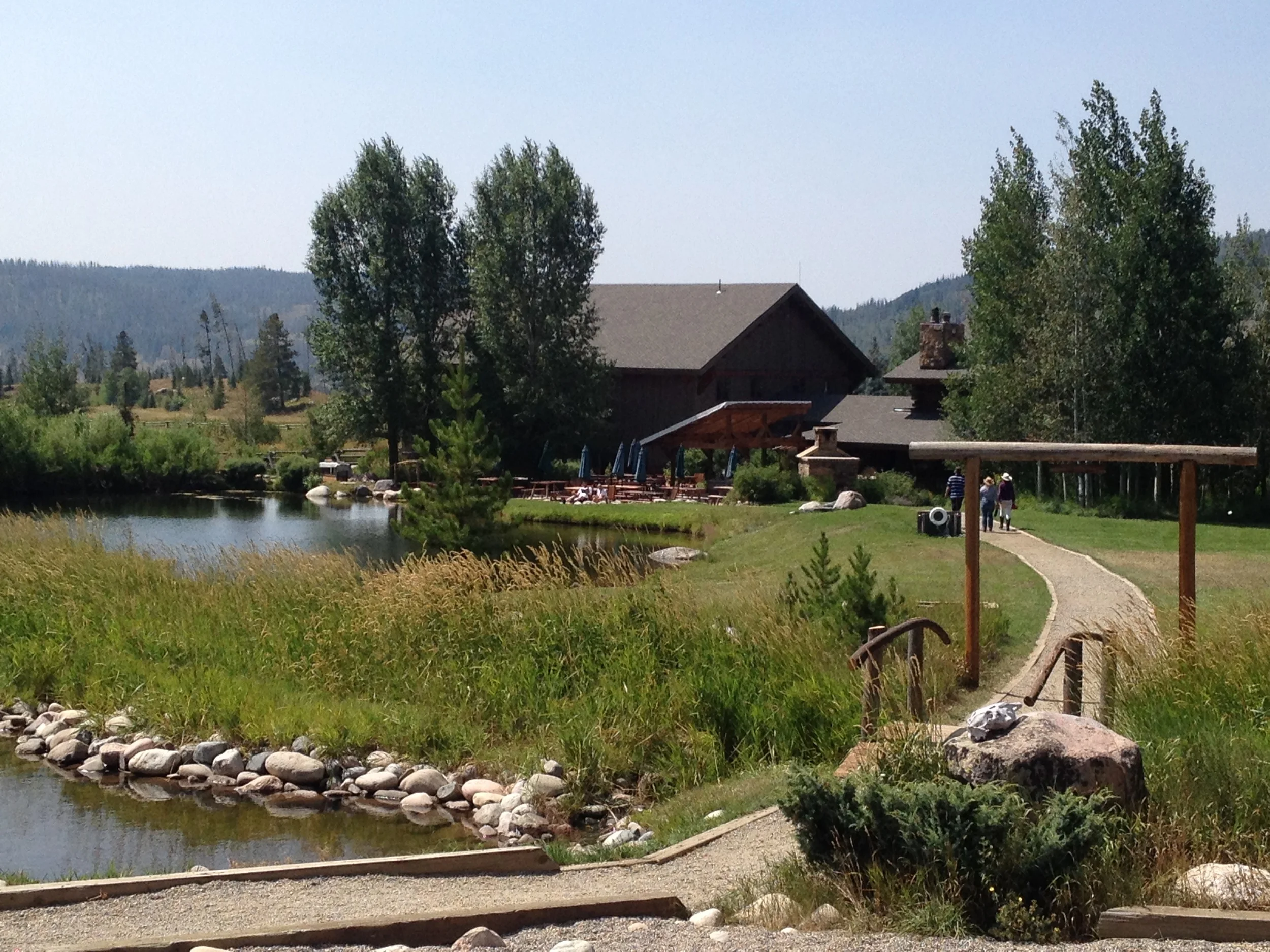 Walking to one of Vista Verde's fabulous dinners in the main lodge