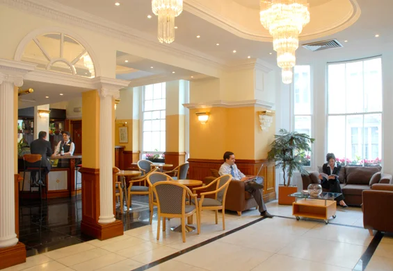 HOTELBAR.jpg