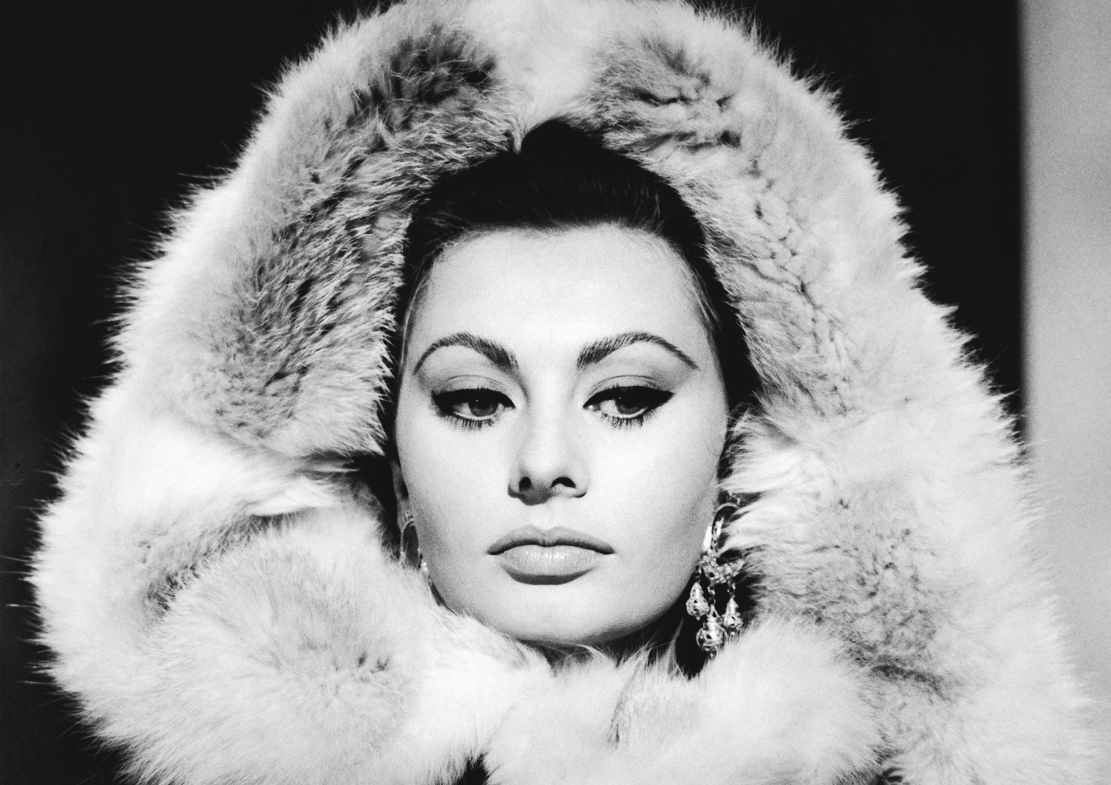 » A woman's dress should be like a barbed-wire fence; serving its purpose without obstructing the view. «