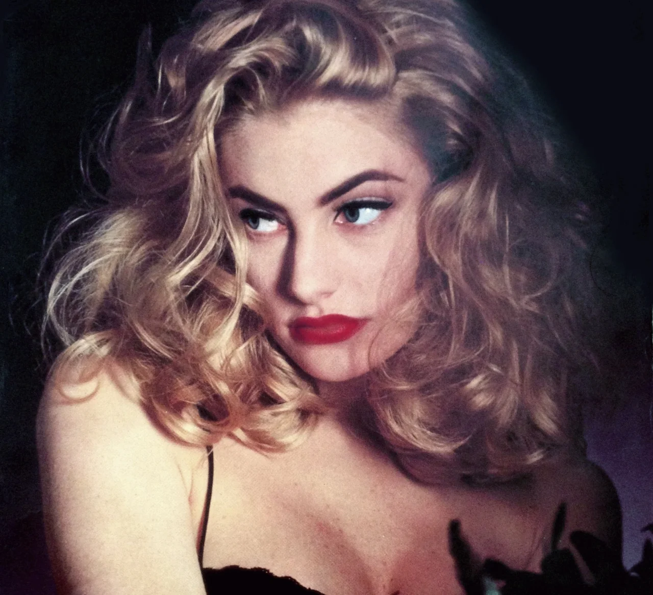 Mädchen Amick - syntes på Kvitter, & jag hade den vulgära tanken att en sådan skön böna bör lapa min karls kulor.