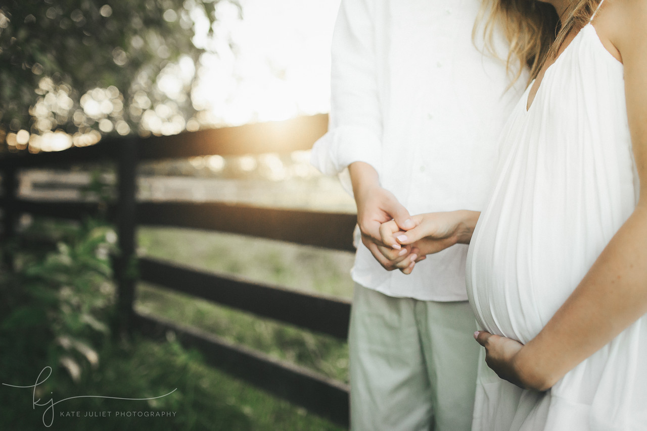 Leesburg VA Outdoor Maternity Photographer | Kate Juliet Photography