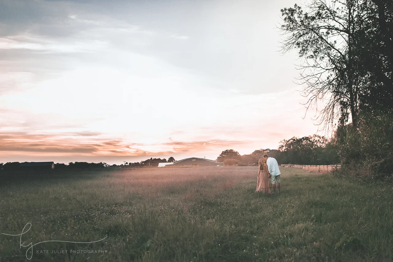 Leesburg VA Outdoor Maternity Photographer | Kate Juliet Photography