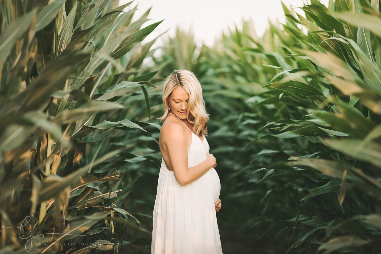 Leesburg VA Outdoor Maternity Photographer | Kate Juliet Photography