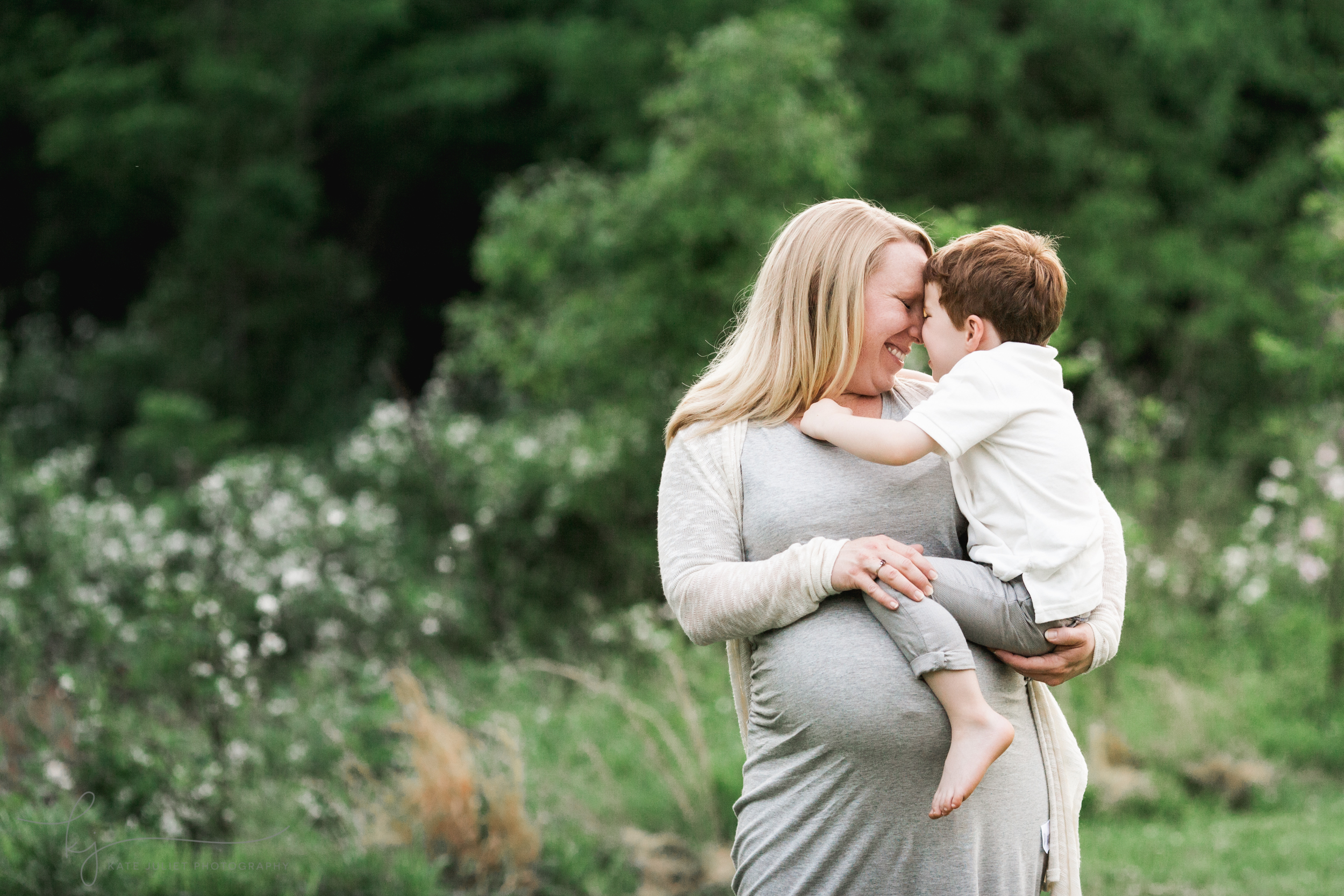 Fairfax VA Family Maternity Photographer | Kate Juliet Photography