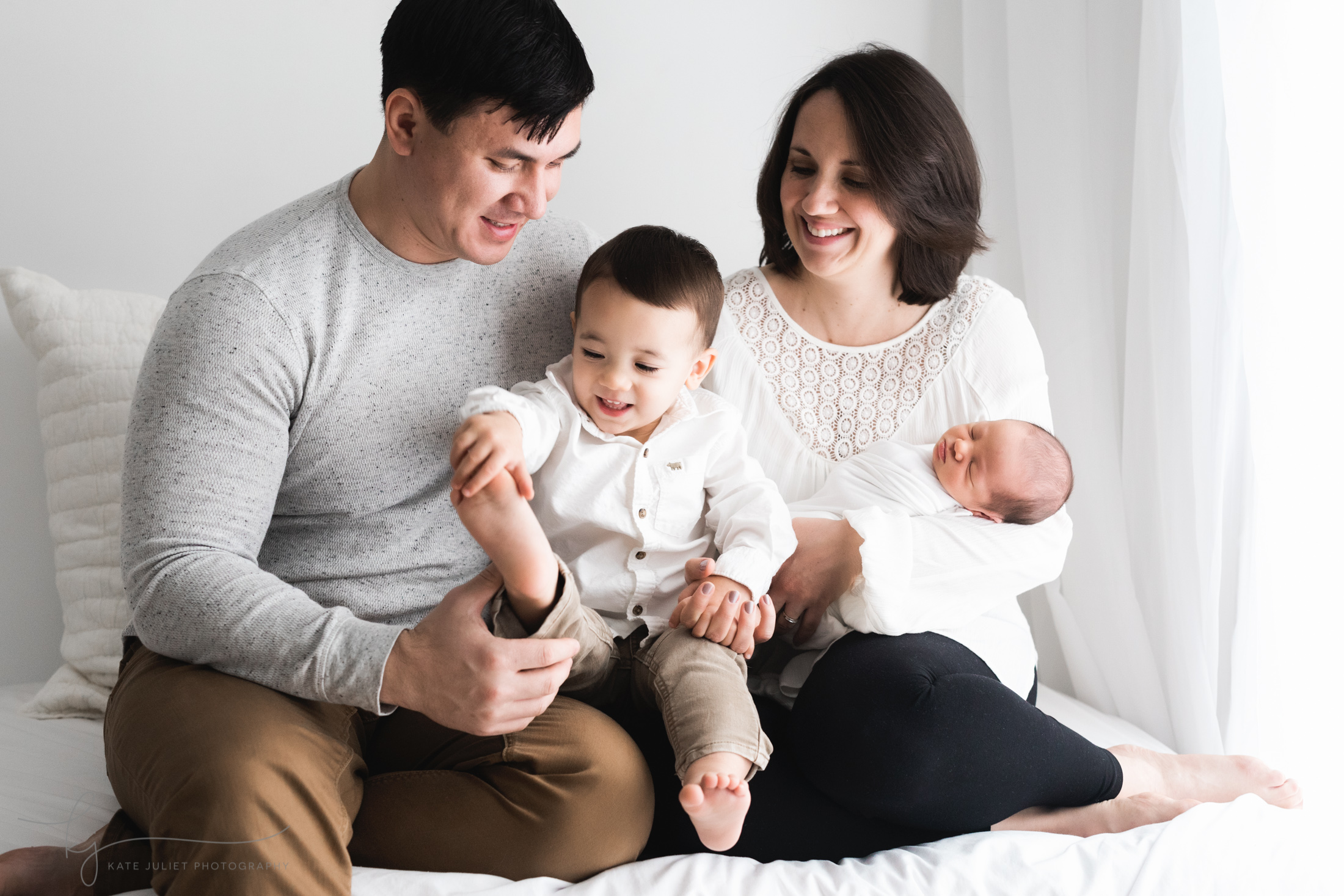 Alexandria VA Newborn Family Photographer | Kate Juliet Photography
