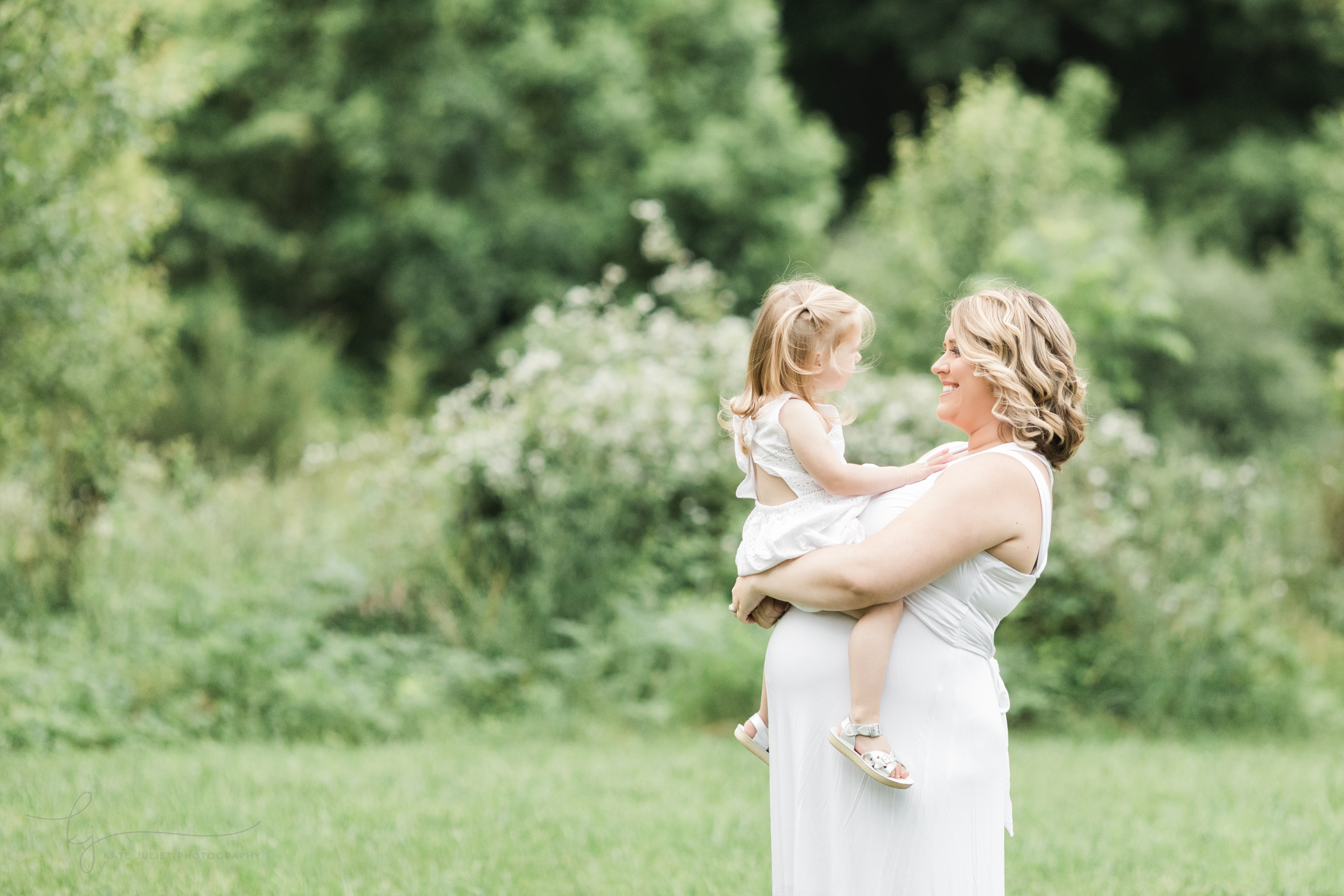 Springfield VA Newborn and Maternity Photographer | Kate Juliet Photography