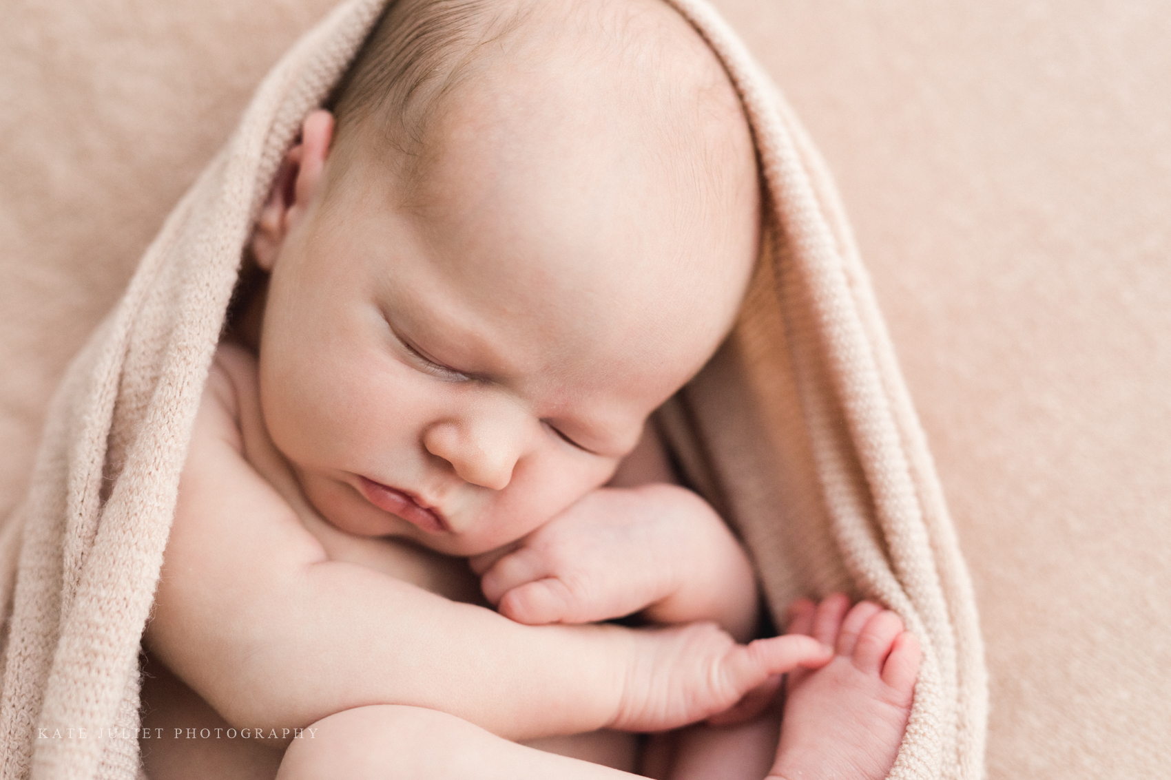 Baby Girl Newborn Photo Session | Kate Juliet Photography