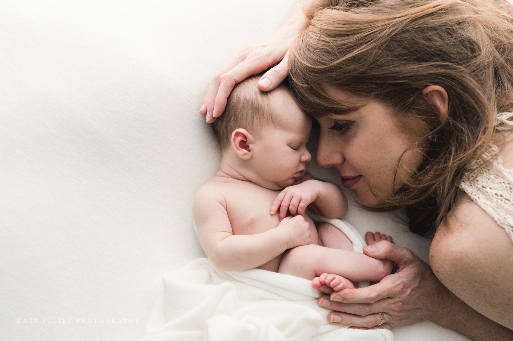 Baby Girl Newborn Photo Session | Kate Juliet Photography