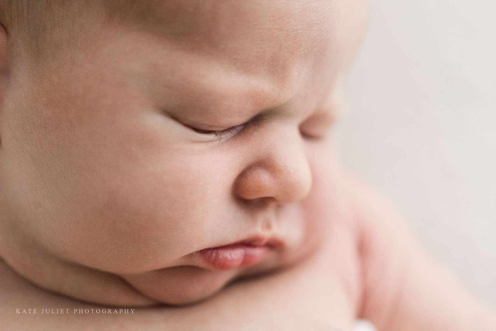 Baby Girl Newborn Photo Session | Kate Juliet Photography