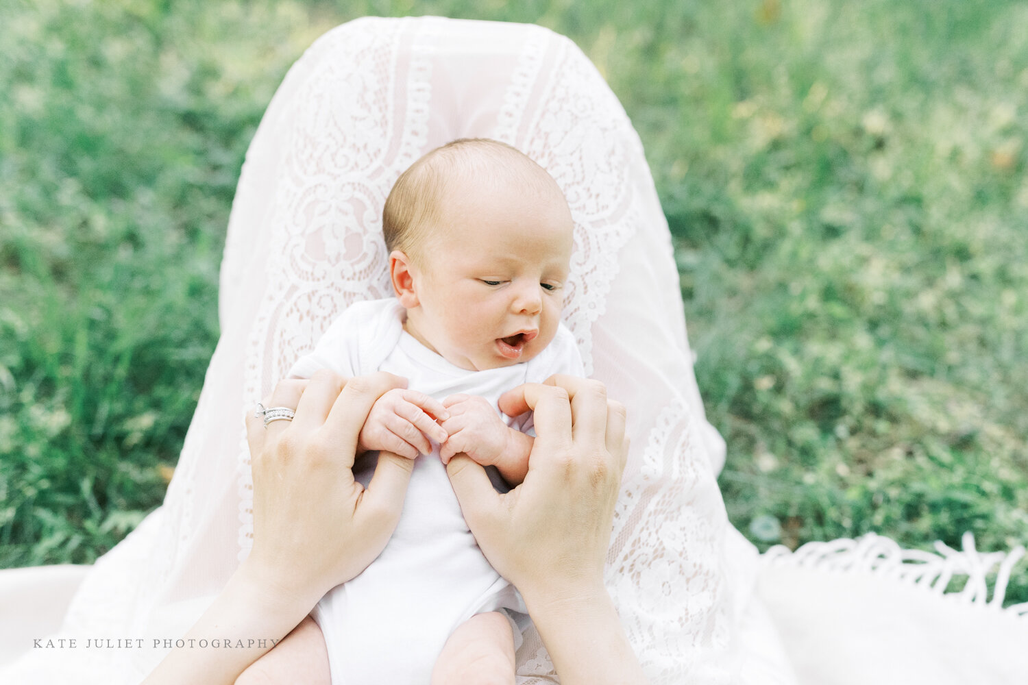 kate-juliet-photography-outdoor-newborn-web-131.jpg