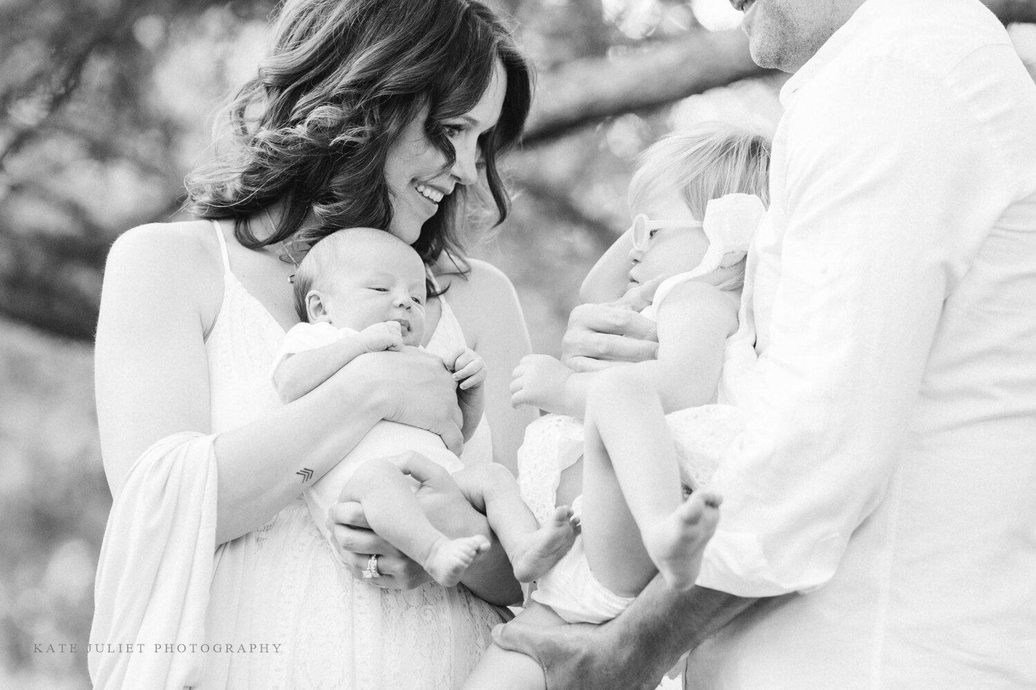 kate-juliet-photography-outdoor-newborn-web-18.jpg