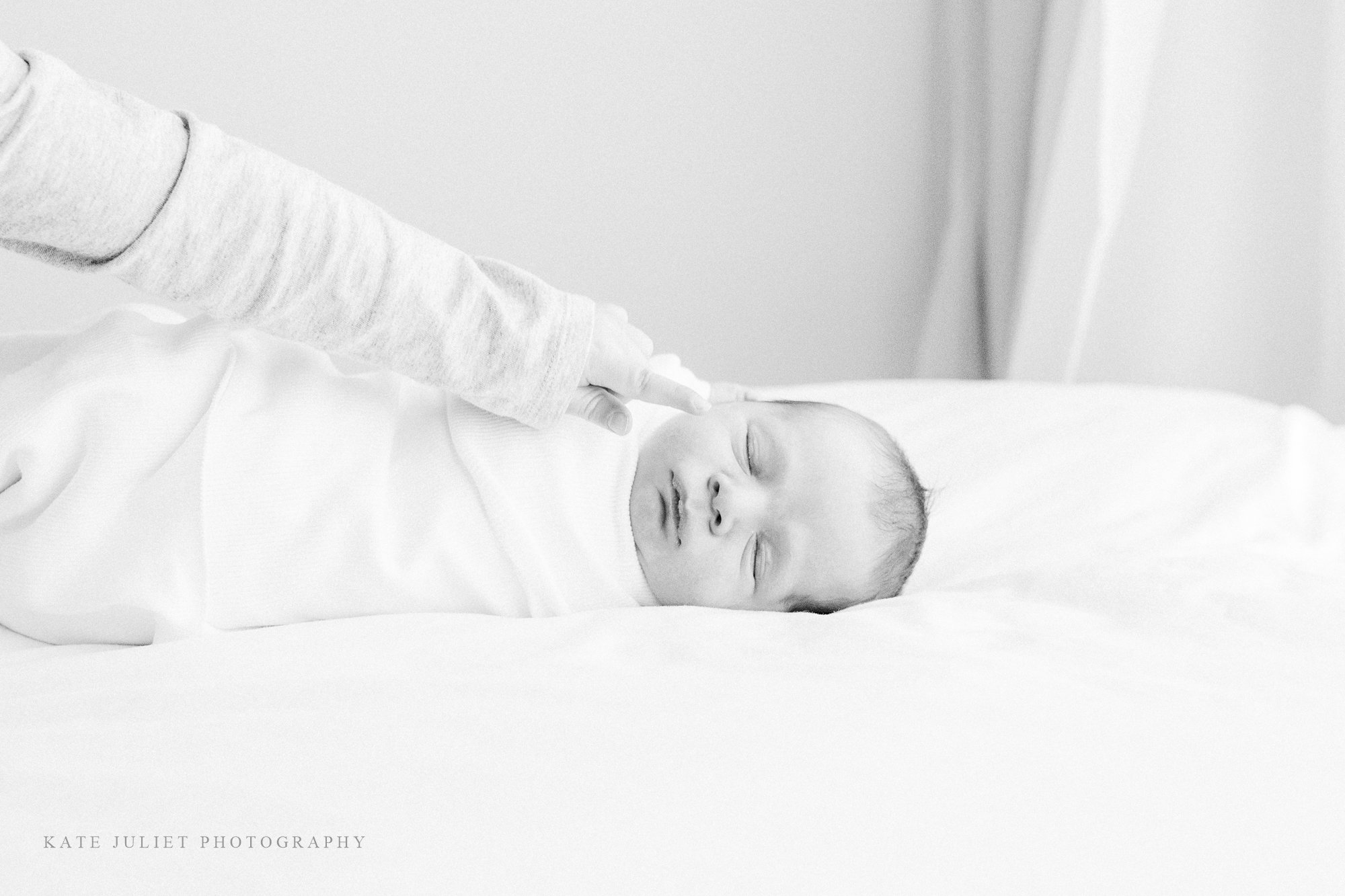 kate-juliet-photography-2022-newborn-web-16.jpg