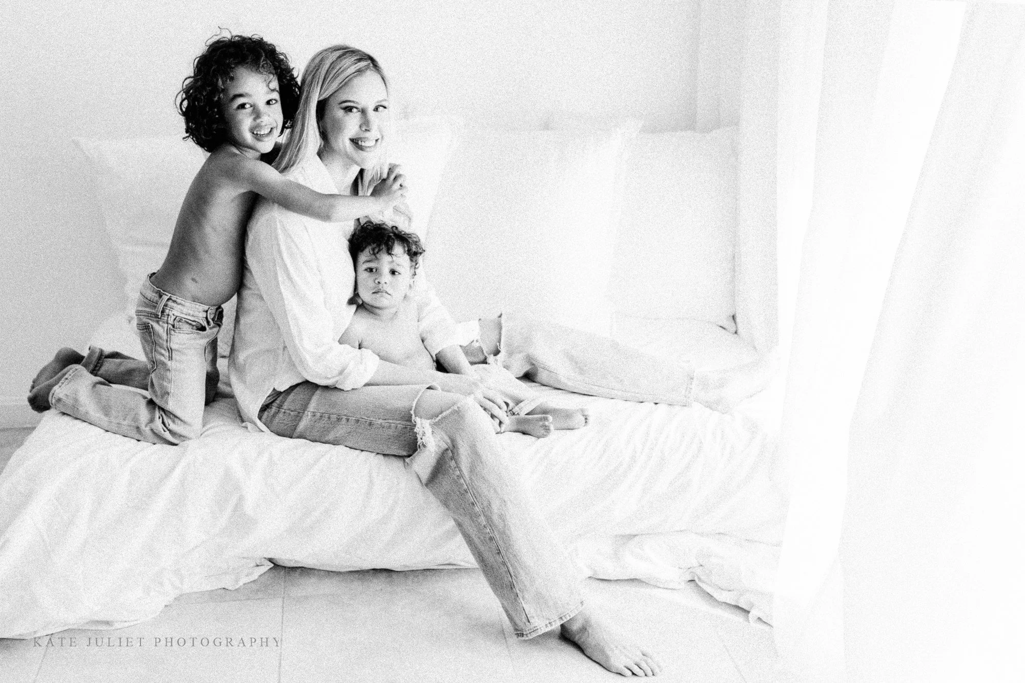 kate-juliet-photography-2024-motherhood-web-4.jpg