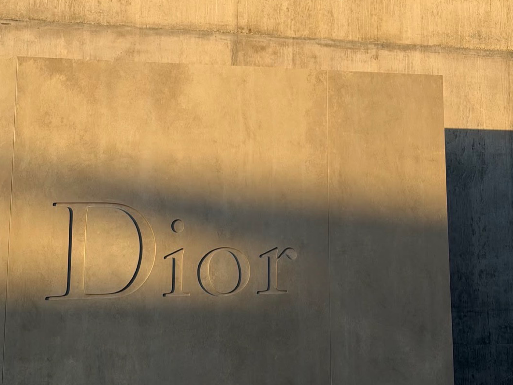Dior-Post.png